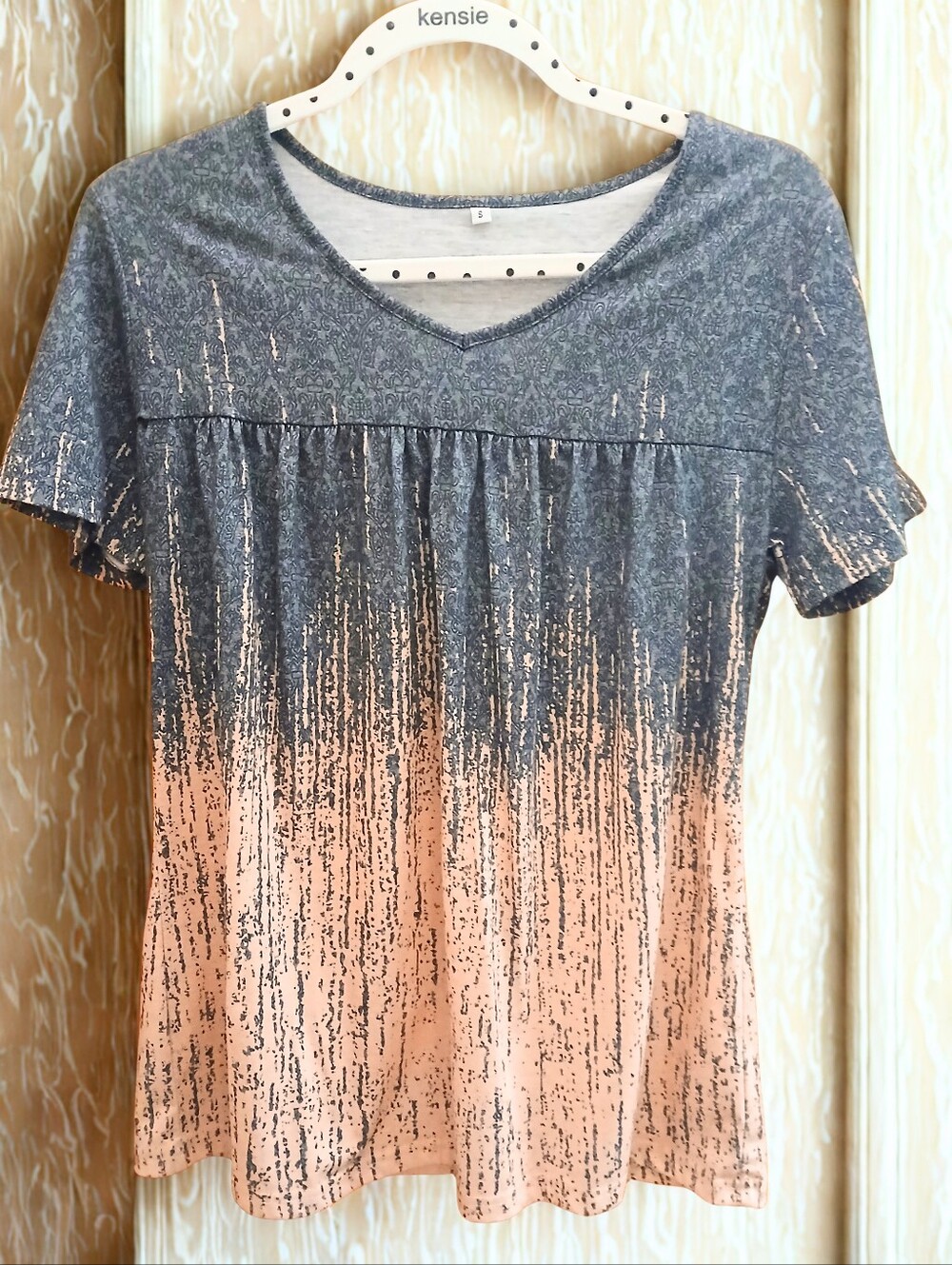 Women's Short Sleeve Loose Fit Tunic Top in Size Medium